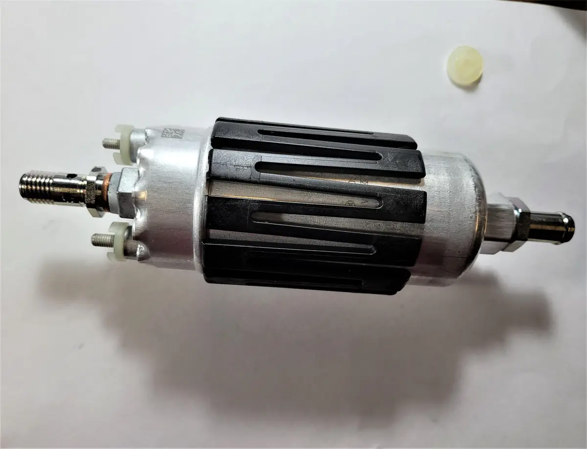 928 608 104 06 - External Fuel Pump 80 To 86 16V/32V Also 84 To 86 16V Row S2 - Bosch 69895 1