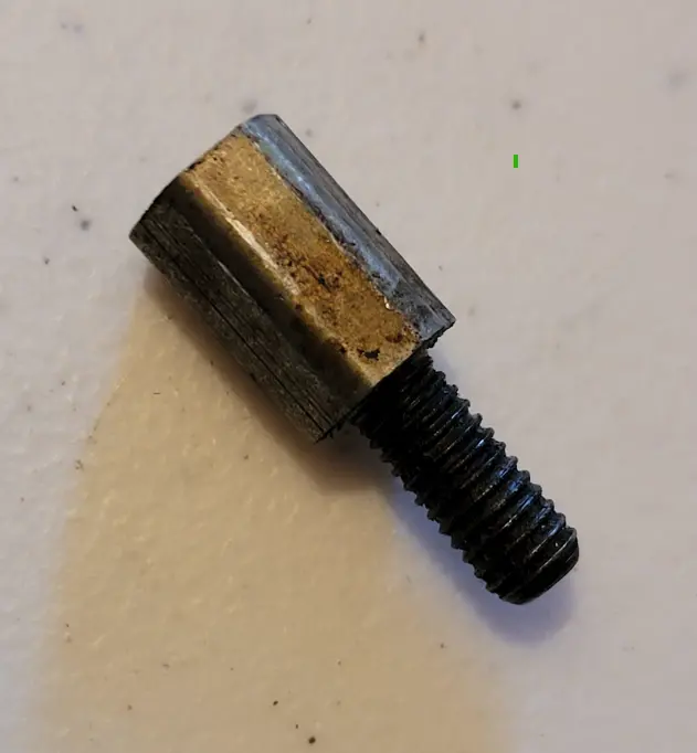 928 104 484 00U - Head Stud/Stand Off - 85 To 86 32V S3 Used 1