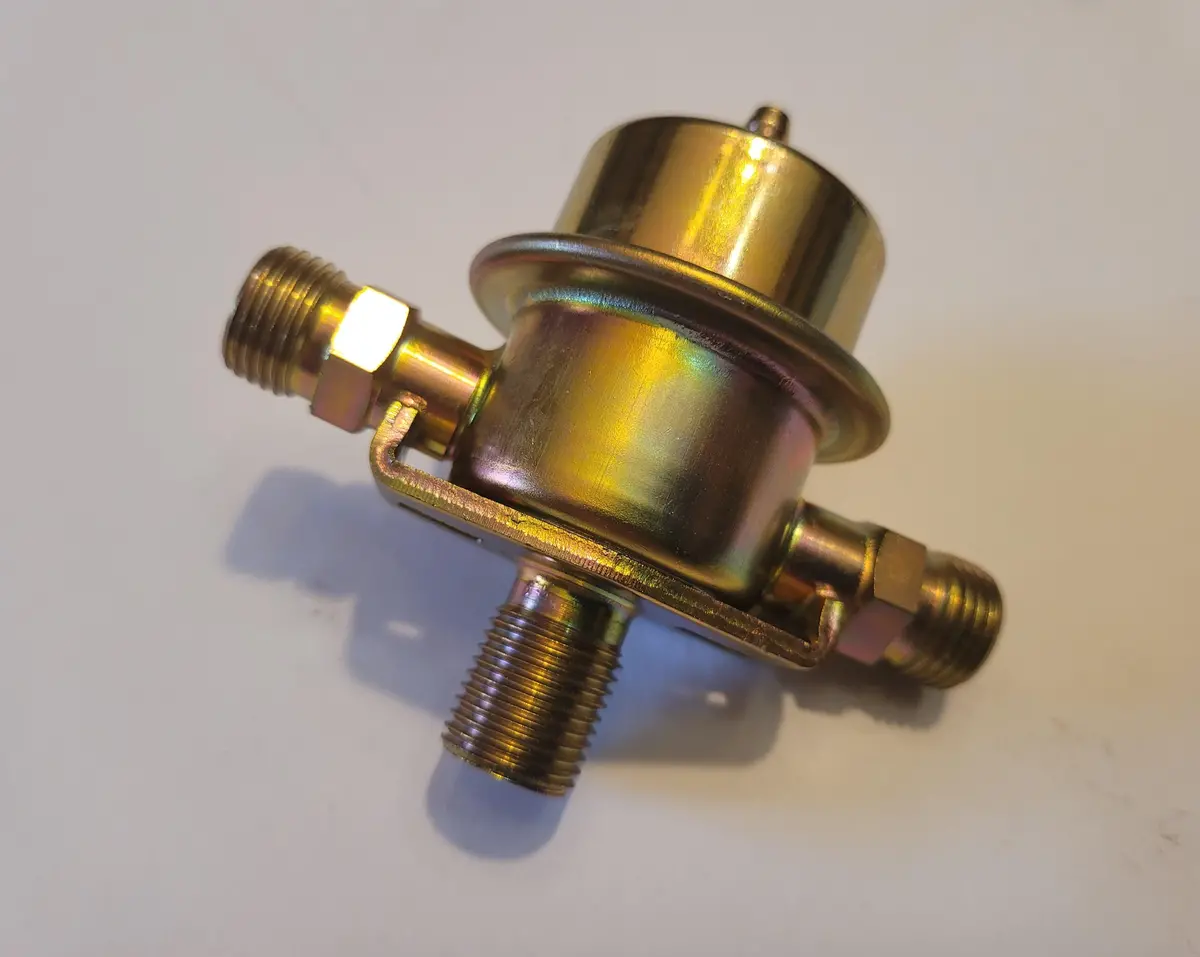 928 110 198 25Amg - Fuel Pressure Regulator - 88 To 95 - Also Fits 964 Carrera 2/4 89 To 94 - Aftermarket Gold 1
