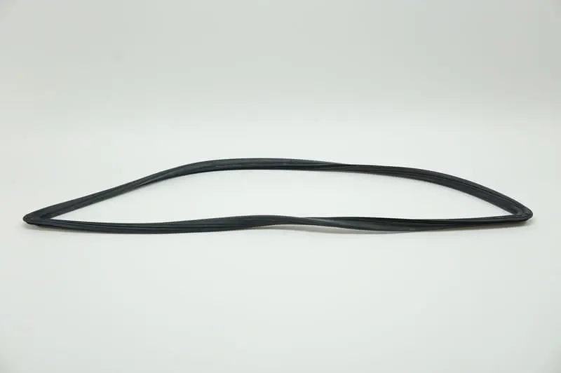 928 543 038 04 - Rear Quarter Window Seal Right - No Integral Spoiler - Porsche 1
