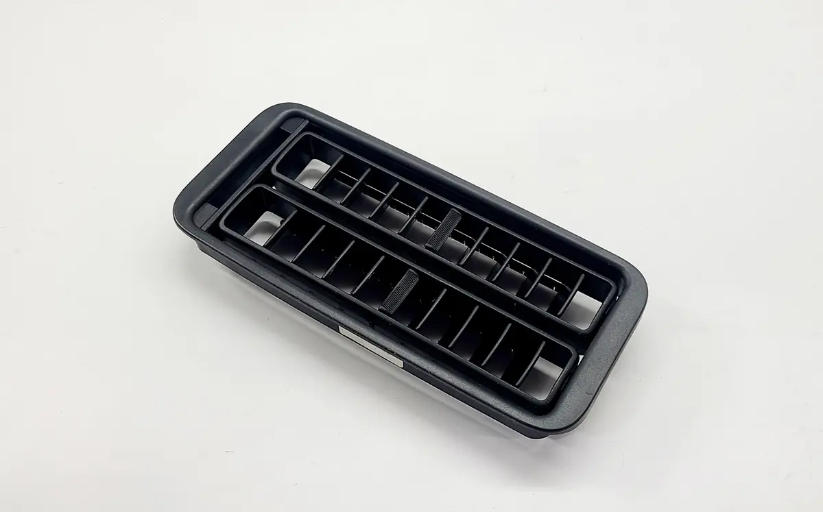 928 573 045 02 - Center Vent - Leatherette Center Console - Auto Air Conditioning - 80 To 82 1