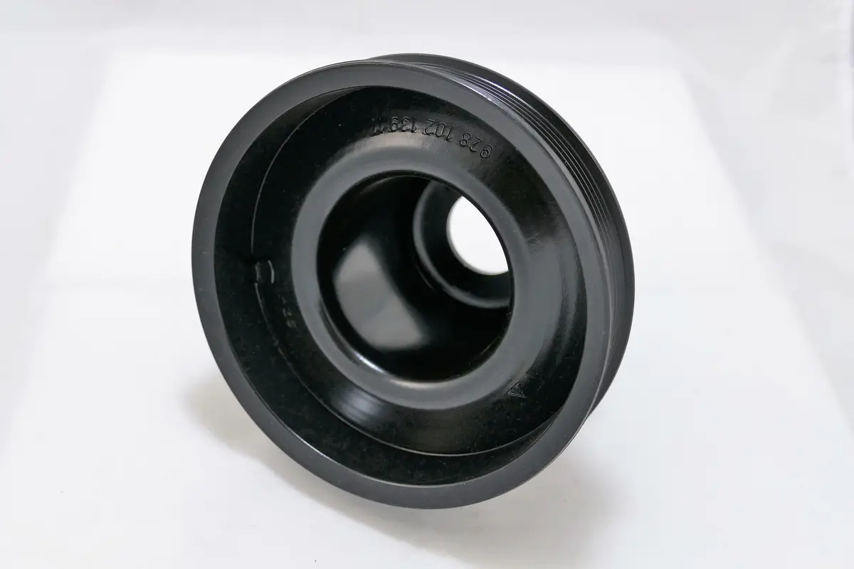 928 102 139 11 - Front Crank Pulley 83 To 91 Up To Vin 81L 51762 *See Note 2