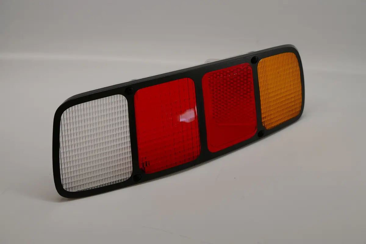928 631 934 05 - Rear Tail Light Lens Right 77 To 86 - Row 1