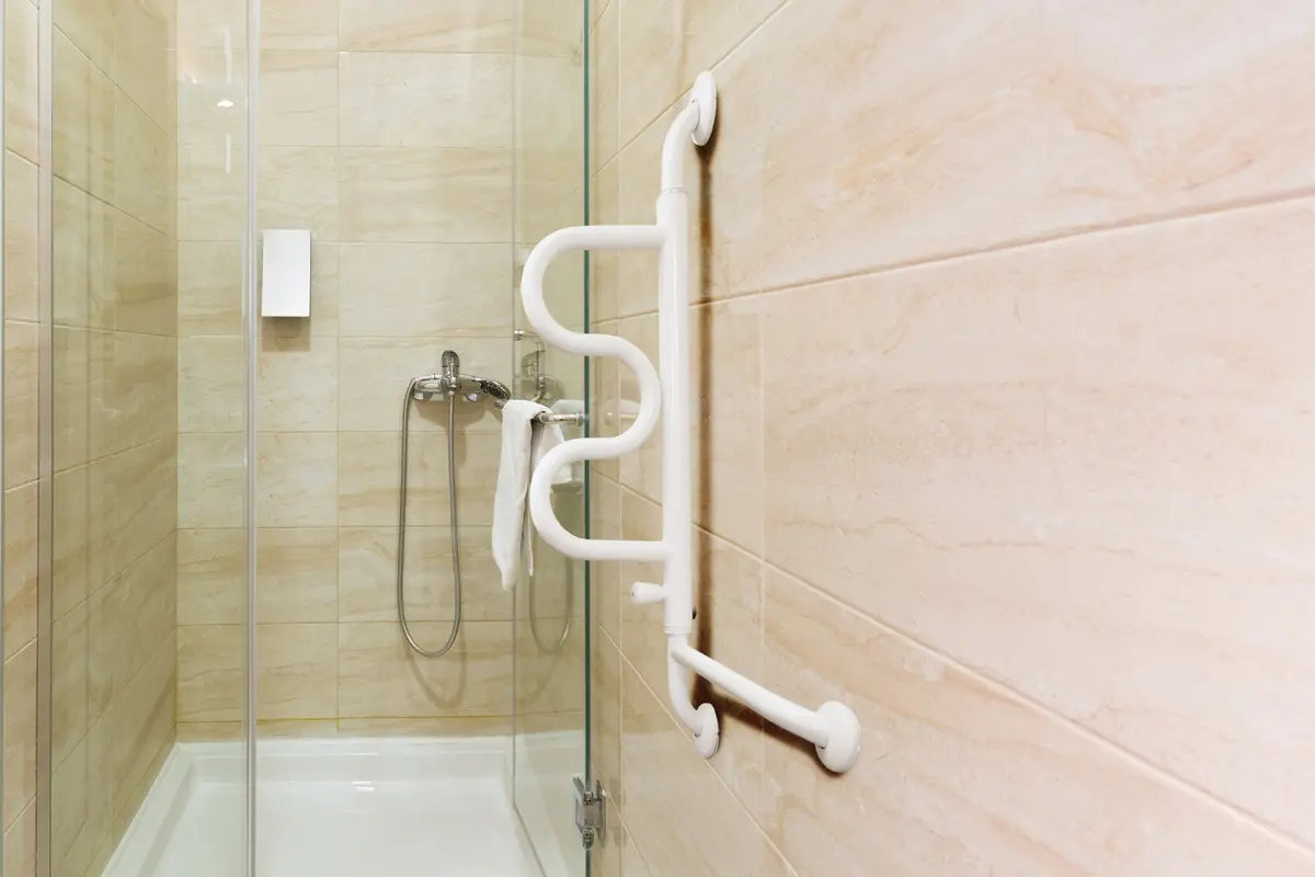 Curved Grab Bar 1