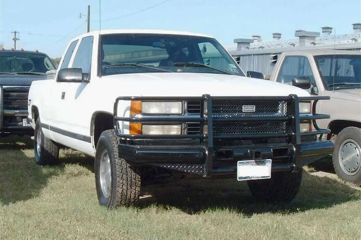Ranch Hand Fbc881blr 1992-1999 Chevy Suburban And Tahoe Legend Front Bumper 1