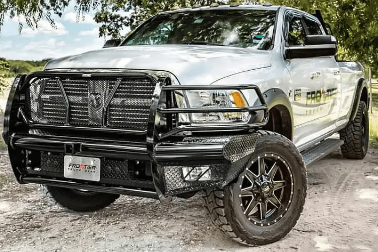 Frontier 170-41-0006 Commercial Dodge Ram 2500/3500 2010-2018 Front Bumper 1