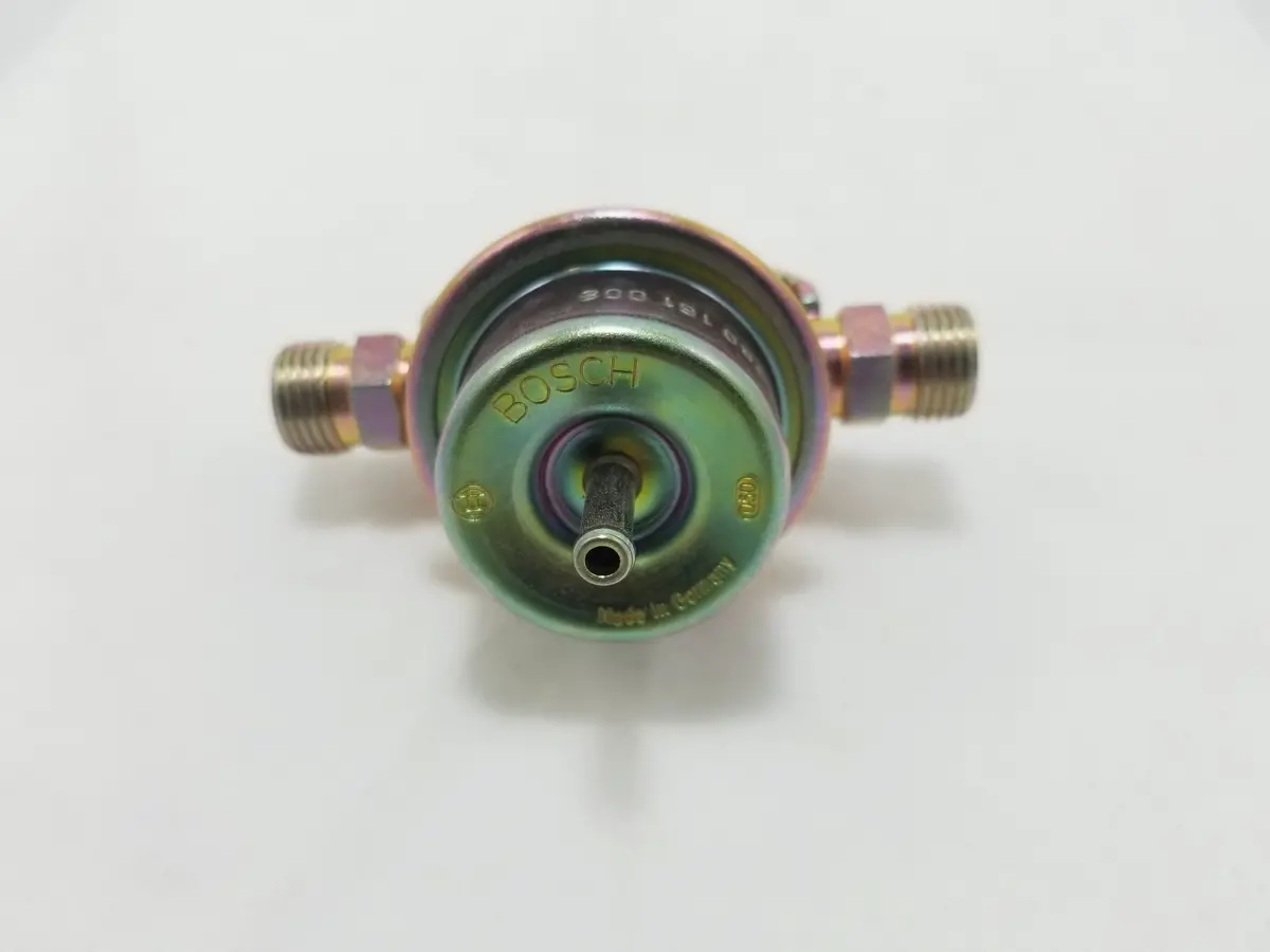 928 110 202 23 - Fuel Pressure Damper 80 To 86 - Front 1