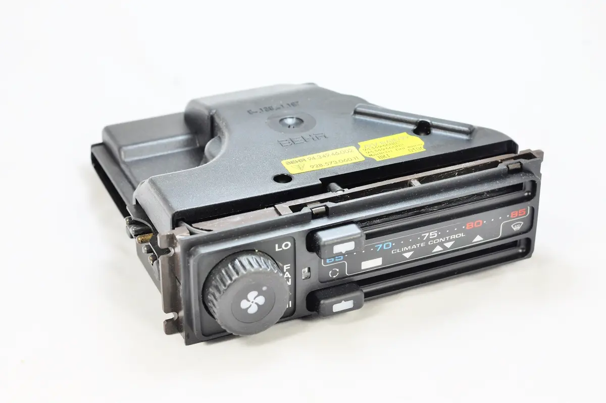 928 573 060 11 - Hvac Head Unit - 91 To 95 1