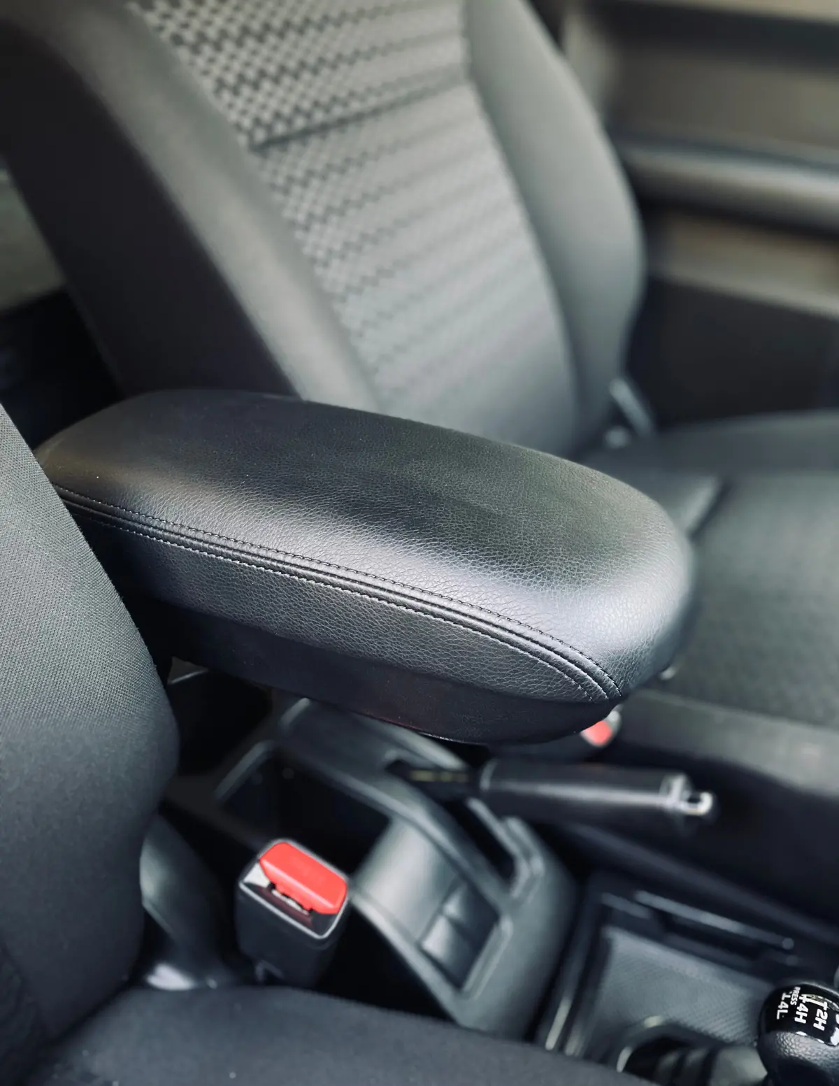Premium Single Armrest (Jimny Year 2018+) 1