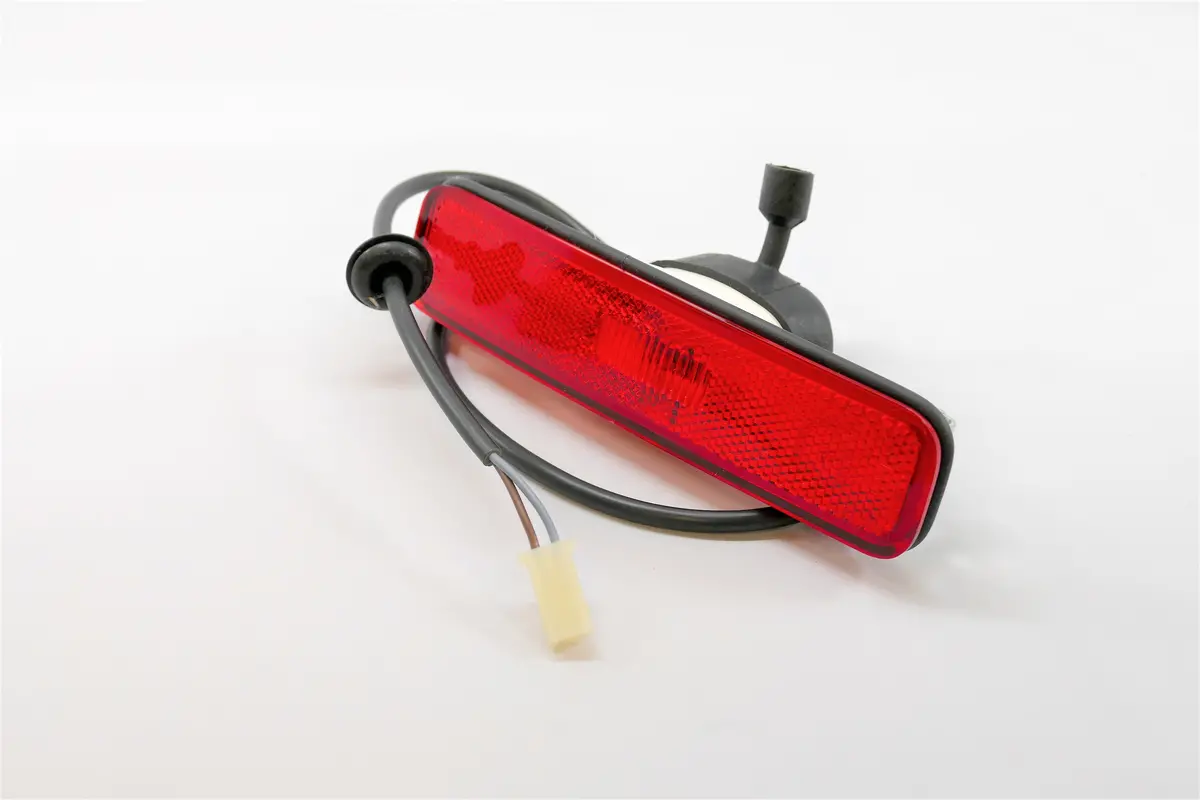 928 631 425 02 - Left Rear Side Marker Light - 78 To 95 1