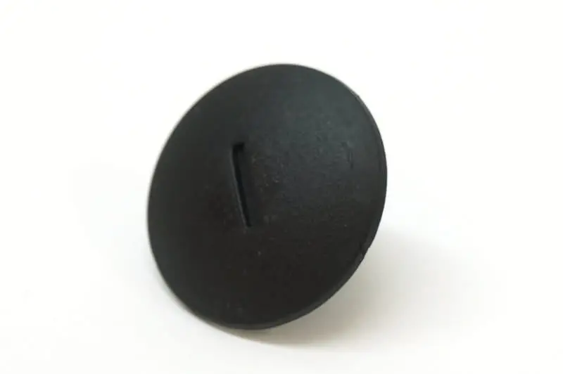 N 900 685 01 - Carpet Mat Hold Down Button 1