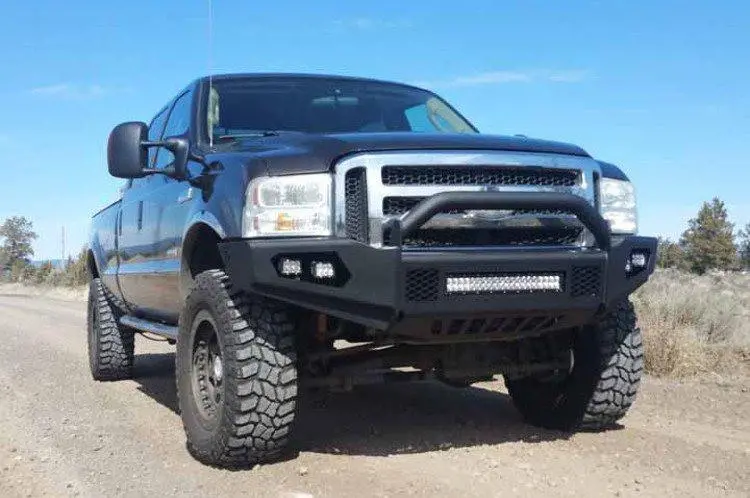 Trailready 31008 Ford Excursion 2005-2007 Light Line Front Bumper With Pre-Runner Guard 1