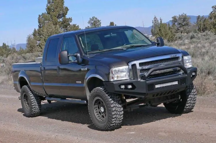 Trailready 31008 Ford F250/F350 Superduty 2005-2007 Light Line Front Bumper With Pre-Runner Guard 2