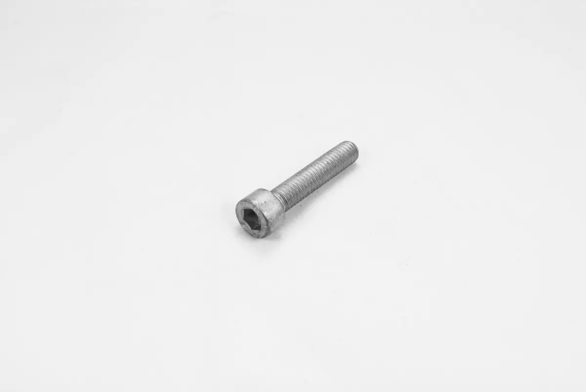 900 067 012 03 - Pan Head M6 X 30 - 87(86.5) To 95 1