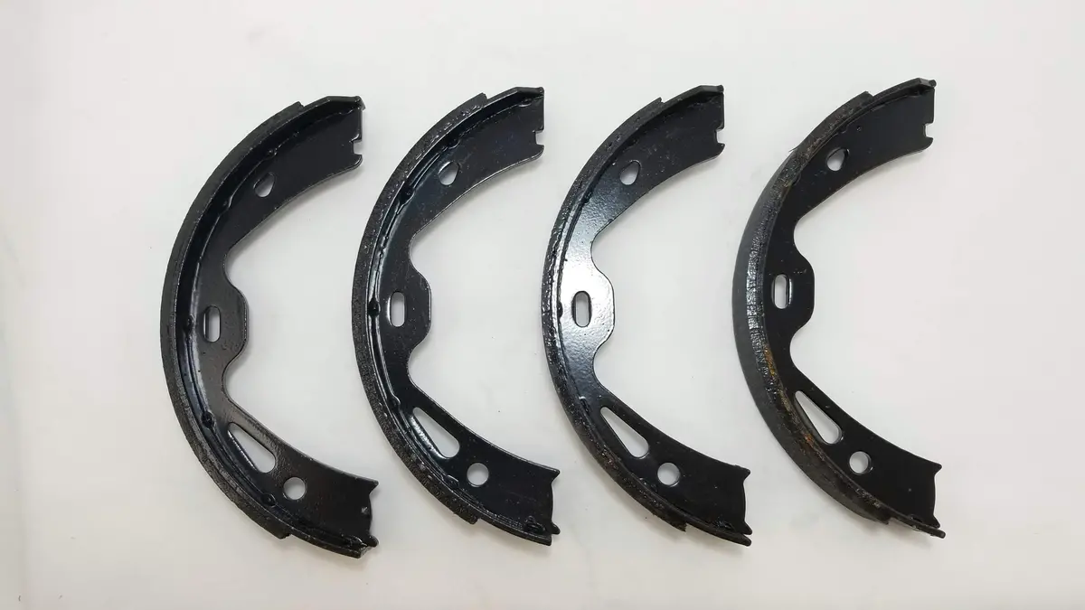 928 352 097 98 - Rear Emergency Parking Brake Shoes 1
