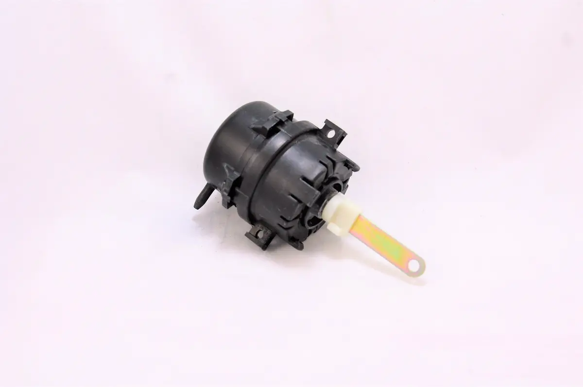 928 573 077 04 - Recirculation Flap Actuator 1
