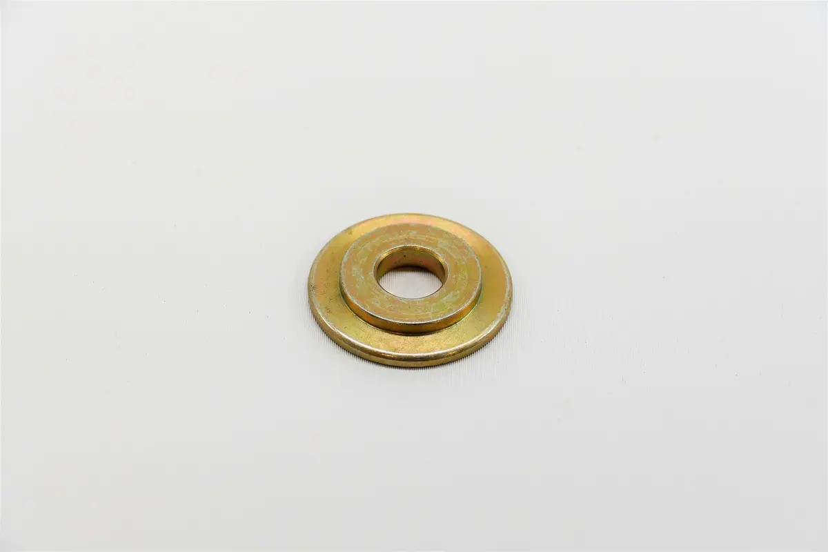 928 333 517 01 - Retaining Ring 1