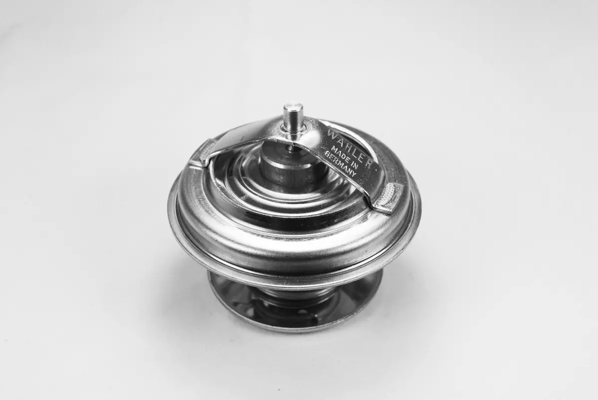 928 106 129 17 - Porsche (Wahler) Thermostat 83C - 78 To 95 1
