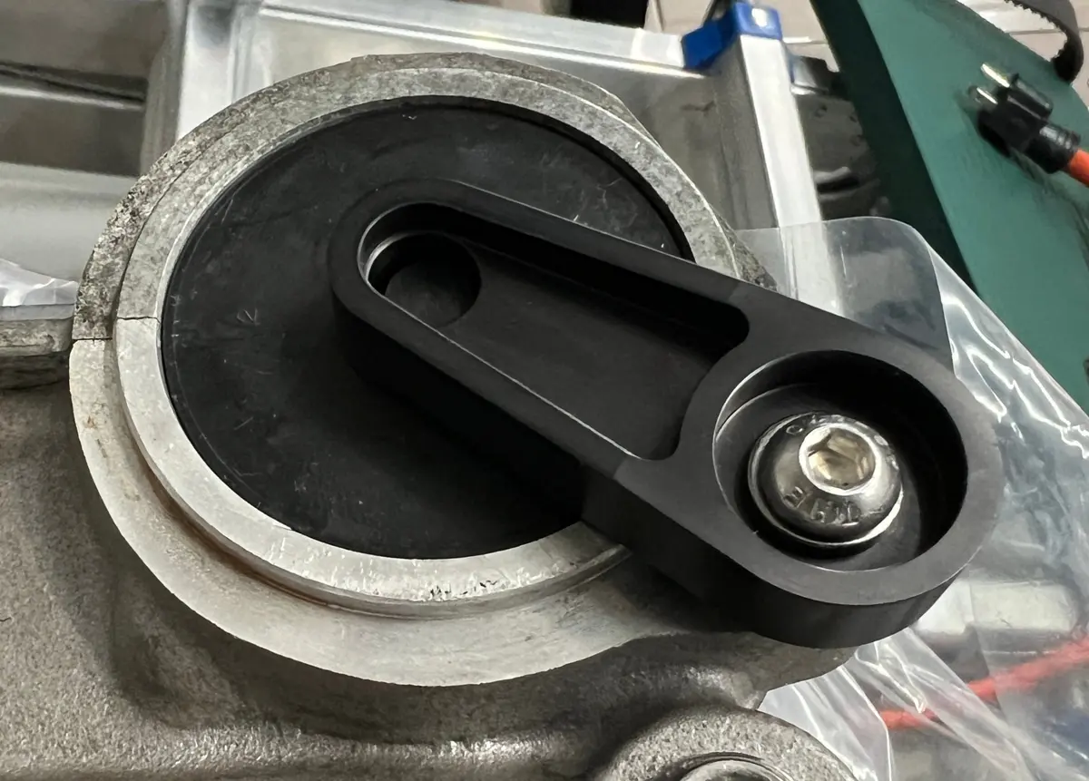 928 105 205 00 - Billet Cam Cap Arm  (Black Anodized) 1