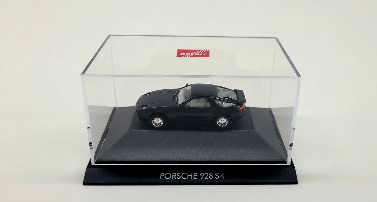 Herpa 1:87 Scale Porsche 928 S4 Black "No Sunroof" Model In Show Case - Made In Germany 2