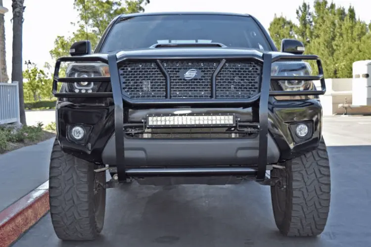 Steelcraft Heavy Duty Grille Guard 50-3370 2005-2015 Toyota Tacoma 1